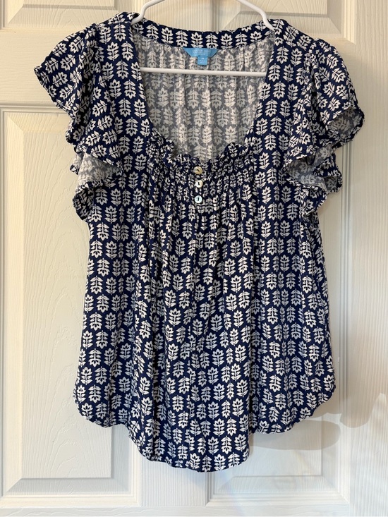 Draper James Tops - Draper James Flutter Sleeve Smocked Squareneck Top Navy White Leaf Print M